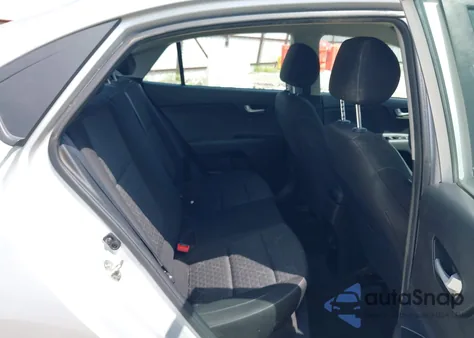 2018 Kia Rio S z USA, uszkodzony, nr VIN 3KPA24AB0JE066479